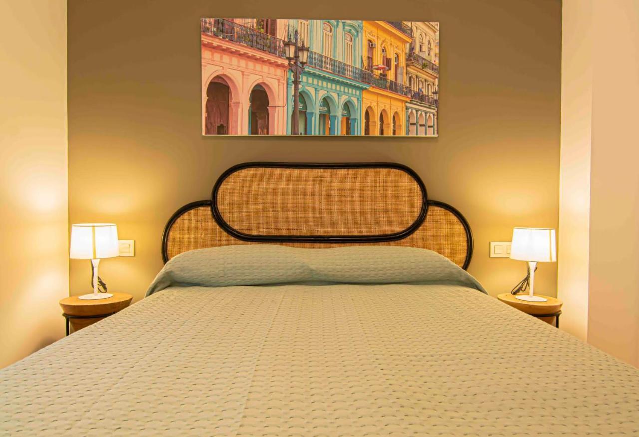 Apartamentos Leonor Μάλαγα Εξωτερικό φωτογραφία